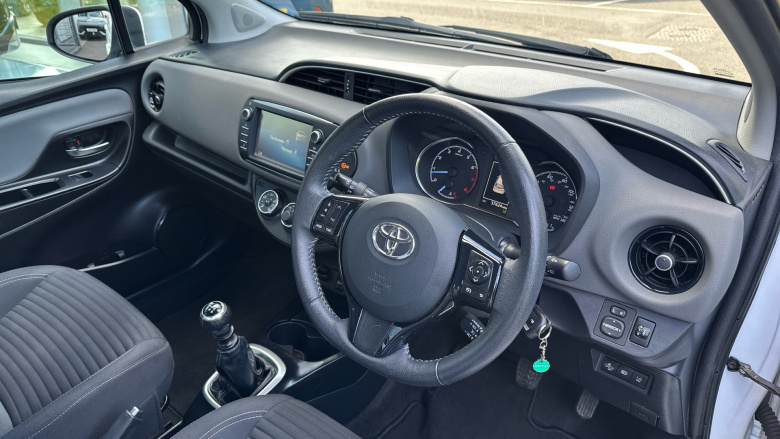 Toyota Yaris 1.5 VVT-i Icon 5dr Petrol Hatchback